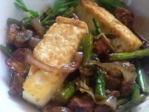 Beef Stir Fry with Mushrooms, Tofu and Green Beans